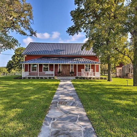 Peaceful Schulenburg Farmhouse With Fire Pit And Grill エクステリア 写真