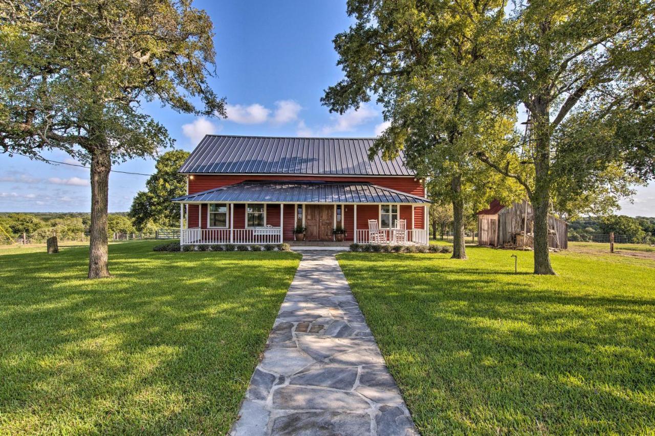 Peaceful Schulenburg Farmhouse With Fire Pit And Grill エクステリア 写真